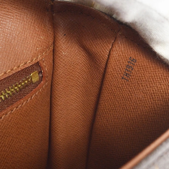 SALE!! PRICE REDUCED FOR QUICK SALE!!  LOUIS VUITTON CHANTILLY MM - Picture 5 of 9